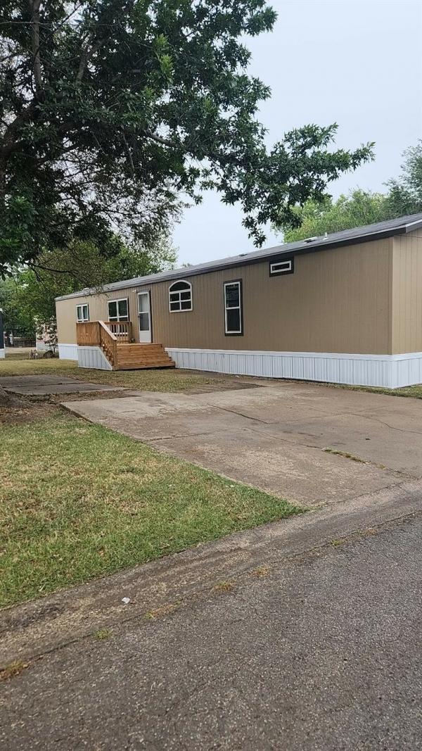 Photo 1 of 2 of home located at 5337 E. Latimer Ct., #312 Tulsa, OK 74115