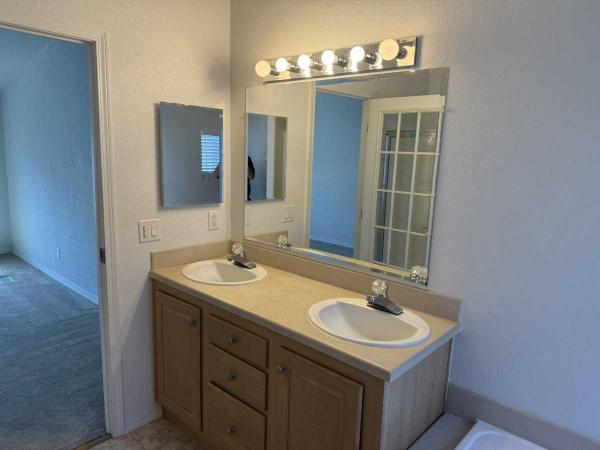 2004 Skyline Oakmanor Manufactured Home