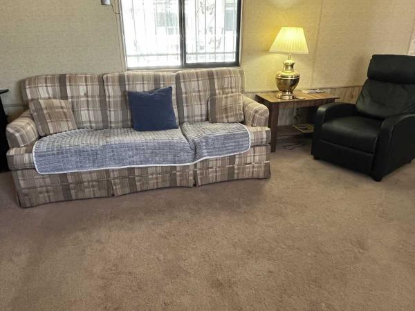 1984 Palm Harbor Manufactured Home