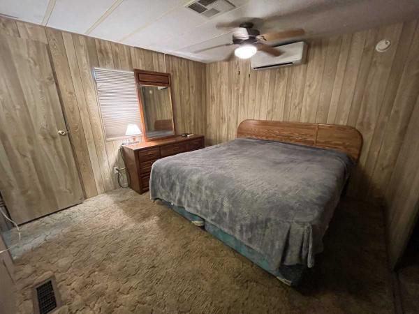 1984 Palm Harbor Manufactured Home