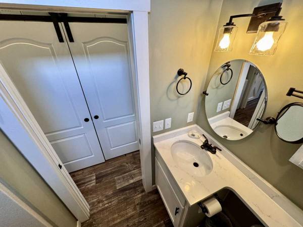 2018 Tiny Home Park Model Manufactured Home