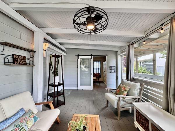 2018 Tiny Home Park Model Manufactured Home