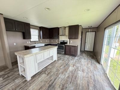 Photo 4 of 13 of home located at 700 W Greens Rd #52 Houston, TX 77067