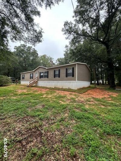 Mobile Home at 9828 Boxwood Drive North Semmes, AL 36575