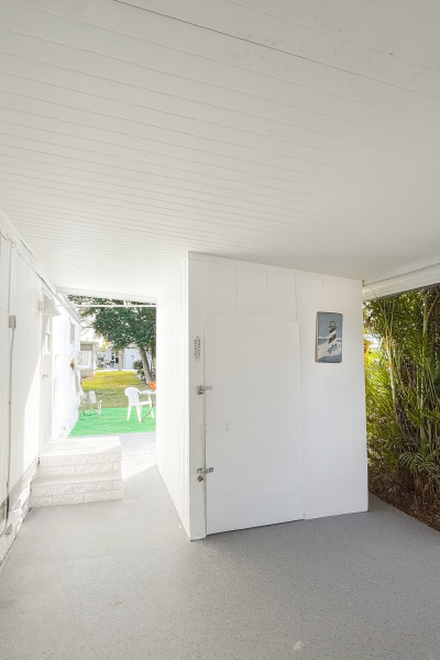 Photo 5 of 14 of home located at 16416 Us 19 N Clearwater, FL 33764