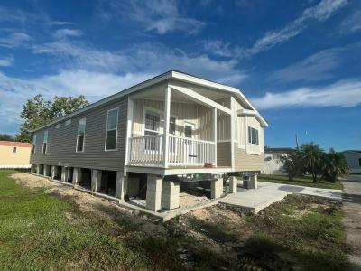 Photo 2 of 21 of home located at 118 Leopard Lane #118 North Fort Myers, FL 33917