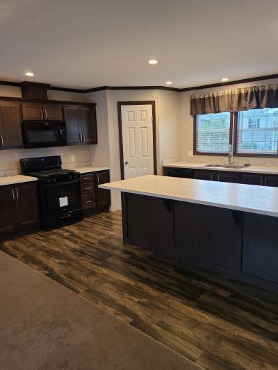 Photo 5 of 10 of home located at 5702 Angola Rd. #315 Toledo, OH 43615