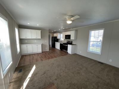 Mobile Home at 40201 N Tothill Cir Sterling Heights, MI 48310