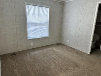 Photo 4 of 18 of home located at 17125 Somerset Macomb, MI 48044