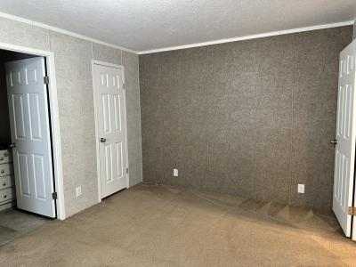 Photo 5 of 18 of home located at 17125 Somerset Macomb, MI 48044