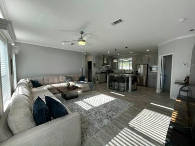 Photo 4 of 20 of home located at 101 East Sterling Way Leesburg, FL 34788