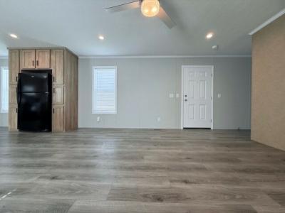 Photo 4 of 25 of home located at 52491 Potomac Court #64 Chesterfield, MI 48051