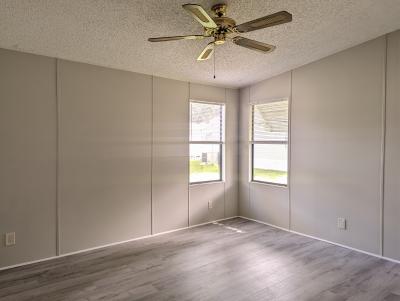 Photo 5 of 8 of home located at 134 Sky Ridge Dr Lot 417 Valrico, FL 33594