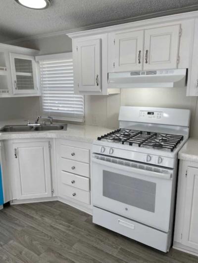 Photo 4 of 11 of home located at 21907 Riviera #512 Romulus, MI 48174