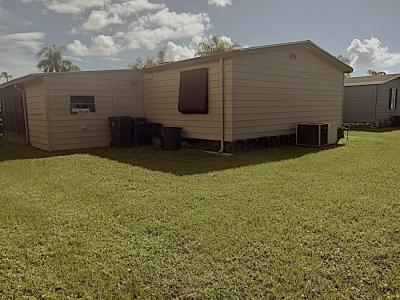 Photo 2 of 37 of home located at 5700 Bayshore Rd. #617 Palmetto, FL 34221