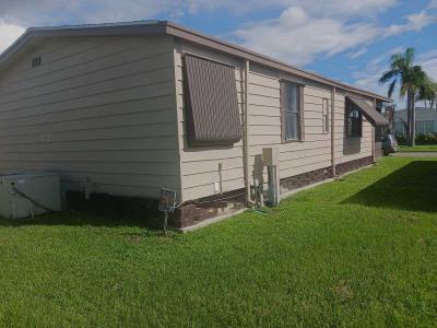 Photo 5 of 37 of home located at 5700 Bayshore Rd. #617 Palmetto, FL 34221