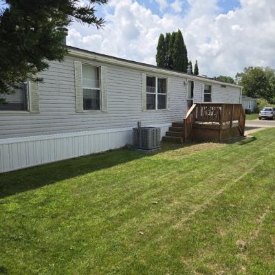 Photo 5 of 35 of home located at 14536 Linden Ct Plymouth, MI 48170