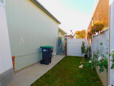 Photo 4 of 27 of home located at 19009 S. Laurel Park Rd.  #196 Rancho Dominguez, CA 90220