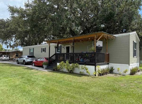 Photo 1 of 2 of home located at 111 Avenue C South Auburndale, FL 33823