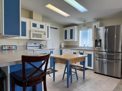 Photo 4 of 13 of home located at 1904 Pier Drive Ruskin, FL 33570