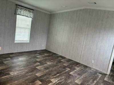 Photo 3 of 11 of home located at 4000 24th St N Unit 552 Saint Petersburg, FL 33714