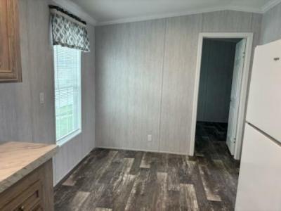 Photo 4 of 11 of home located at 4000 24th St N Unit 552 Saint Petersburg, FL 33714