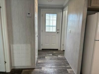 Photo 5 of 11 of home located at 4000 24th St N Unit 552 Saint Petersburg, FL 33714