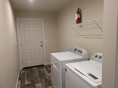 Photo 5 of 11 of home located at 169 Monroe Dr Davison, MI 48423