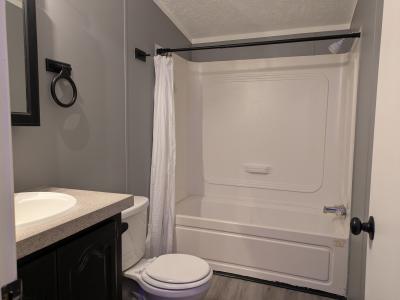 Photo 5 of 11 of home located at 430 Buchanan Dr Davison, MI 48423