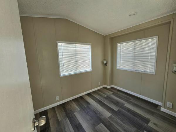 1990 SKHI Manufactured Home