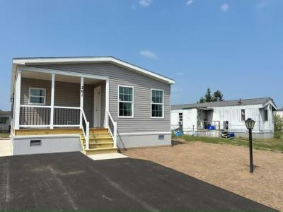 Photo 3 of 6 of home located at 261 Crestwood Dr. Lockport, NY 14094