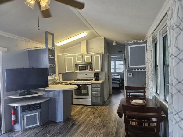 1988  Mobile Home For Sale