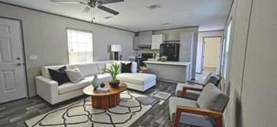 Photo 2 of 14 of home located at 5 Victoria Lane Lake Placid, FL 33852