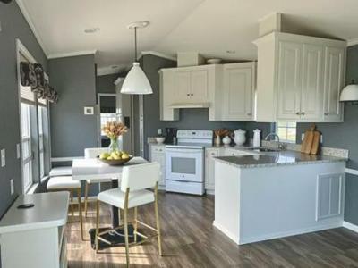 Photo 4 of 11 of home located at 6941 Macdonald Court, Lot 25 Zephyrhills, FL 33541