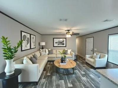 Photo 2 of 22 of home located at 38 Tower Manor Cir W Auburndale, FL 33823