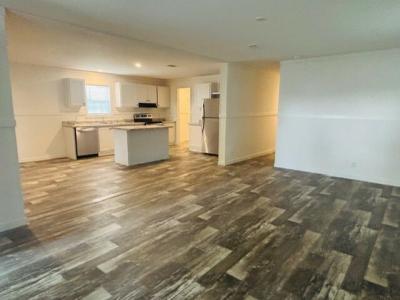 Photo 4 of 31 of home located at 401 Maple Dr SW Labelle, FL 33935