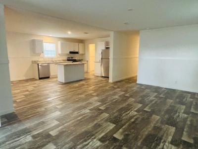 Photo 5 of 31 of home located at 401 Maple Dr SW Labelle, FL 33935