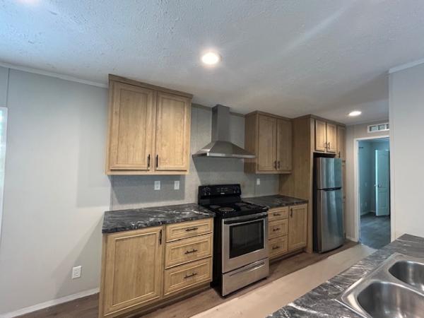 2023 30CEJ16663AH22  Home