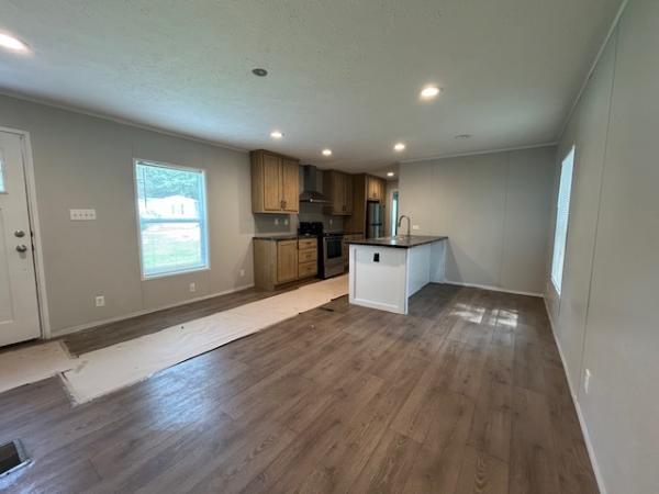 2023 30CEJ16663AH22  Home