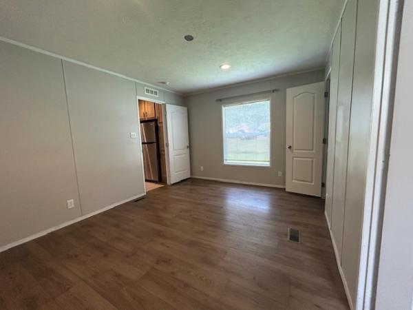 2023 30CEJ16663AH22  Home