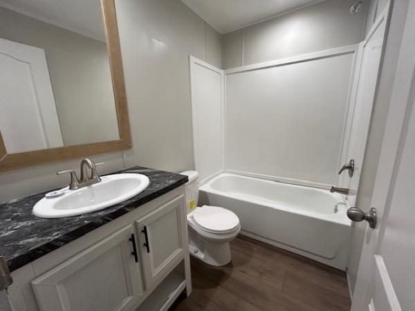 2023 30CEJ16663AH22  Home
