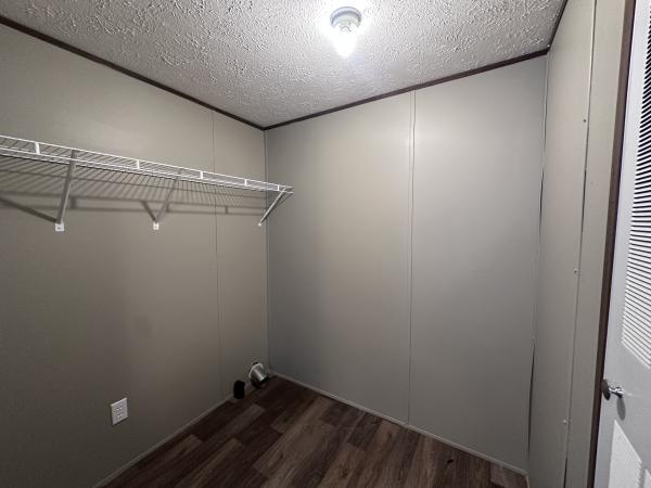 2021 47TRS14663AH225  Home