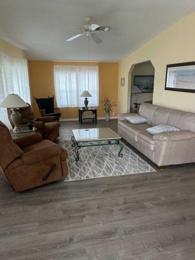 Photo 4 of 24 of home located at 4738 Crestwicke Dr. Lot #649 Lakeland, FL 33801