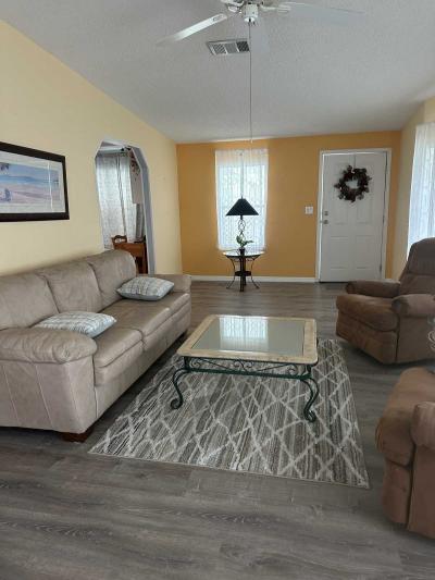 Photo 5 of 24 of home located at 4738 Crestwicke Dr. Lot #649 Lakeland, FL 33801
