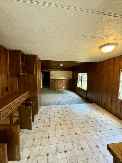 Photo 4 of 8 of home located at 5005 Winnebago Drive Indianapolis, IN 46241