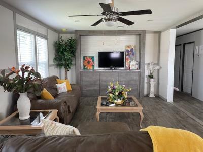 Photo 4 of 7 of home located at 2300 Ward Bend Rd Sealy, TX 77474