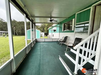 Photo 4 of 28 of home located at 2828 NE 49th Avenue Lot 85 Ocala, FL 34470