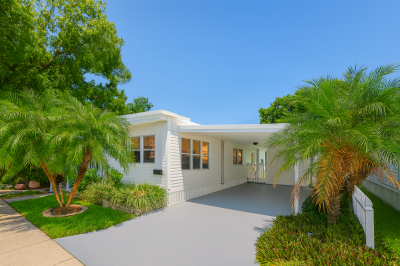 Photo 4 of 46 of home located at 9191 Bay Pines Blvd Saint Petersburg, FL 33708