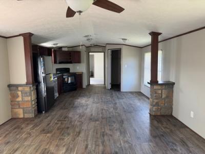 Photo 3 of 11 of home located at 12155 Us Hwy 59 Tyler, TX 75706