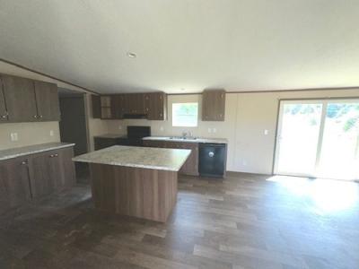 Photo 5 of 11 of home located at 485 Florence Road Hamilton, AL 35570